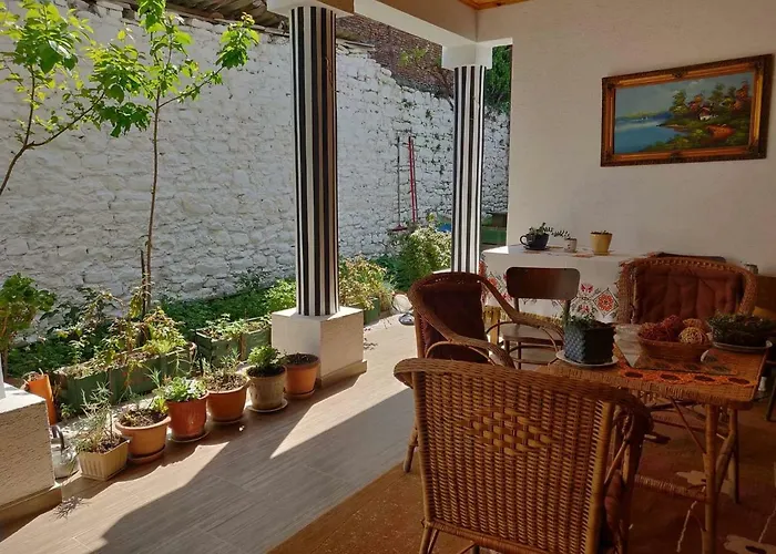 Private Historic Center Apartment Elbasan
